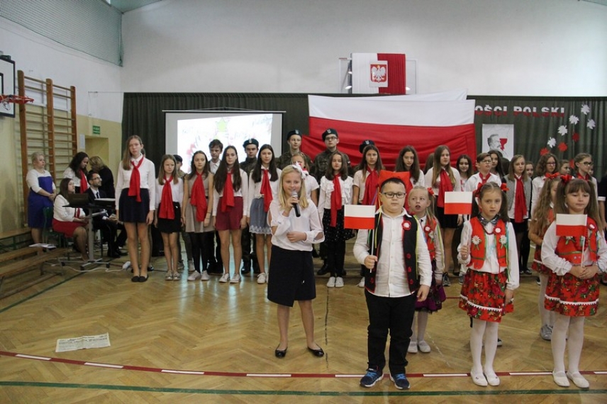 Uroczysta akademia z okazji 100 rocznicy odzyskania przez Polską niepodległości